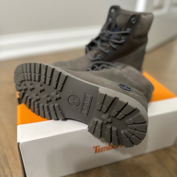 Women's Timberland 6 inch boots - Picture 4 of 4